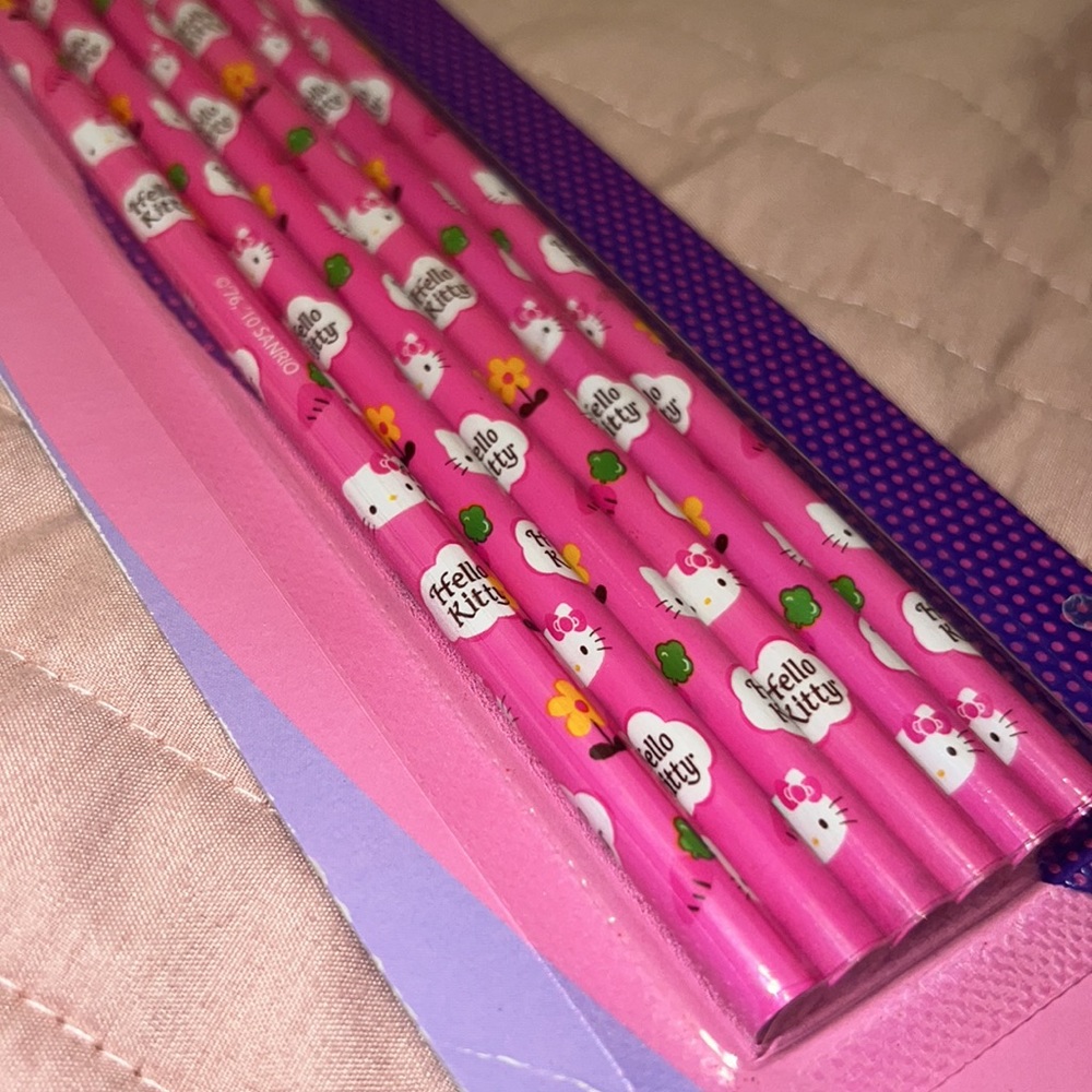 Hello Kitty Pencils - Picture 3 of 3